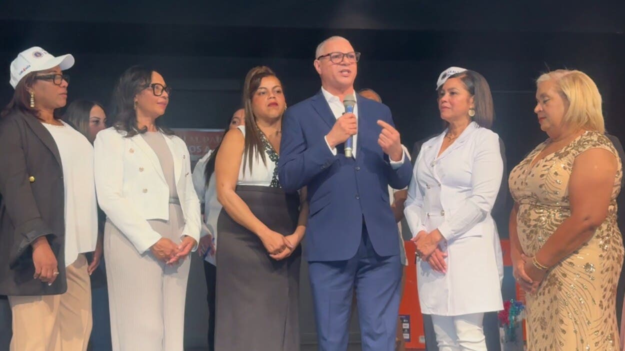 Juramentan nueva directiva de movimiento político del PRM en Montreal