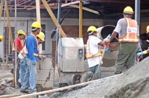 Acero y cemento encabezan alza de costos en construcción