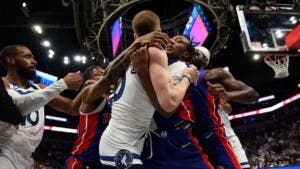 Resumen NBA: Durant se lesiona y Warriors vuelan en un día marcado por la tangana