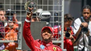 Hamilton logra su primera victoria al esprint en Shanghái