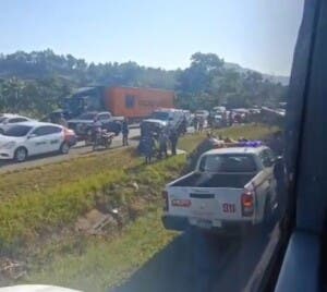 Trágico accidente en la autopista Duarte deja al menos 2 militares fallecidos y cinco heridos