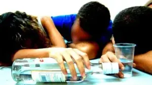 Alarmante: 12 menores entre 7 y 17 años figuran entre intoxicados por alcohol en Semana Santa