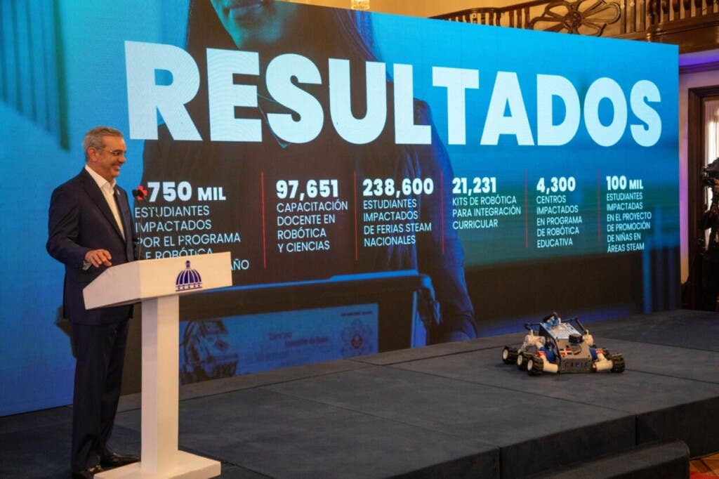 Abinader resalta logros STEAM de estudiantes dominicanos