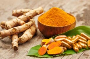 Más que sabor: beneficios de la cúrcuma y el jengibre