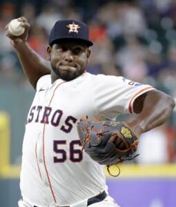 Ronel Blanco imponente frente a Toronto