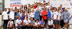 Nadadores del Distrito se llevan máximos honores