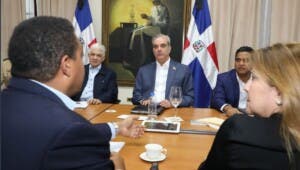 Abinader pide a entidades se sumen al apoyo Juegos 2026