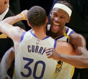 Butler y Curry llevan Warriors a los playoffs