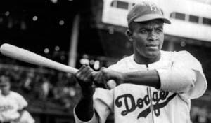 Los bates latinos se hacen sentir en el Día de Jackie Robinson