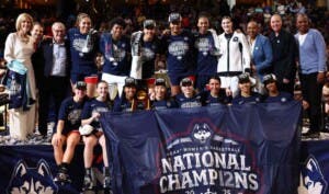 Huskies de UConnse casan con la gloria