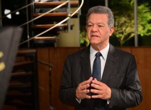 Leonel Fernández propone mesa de diálogo por aranceles de Trump