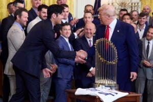 Trump recibe a los Dodgers y se rinde ante el fenómeno Ohtani