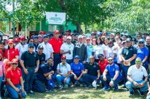 Senado reforesta Humedales del Ozama