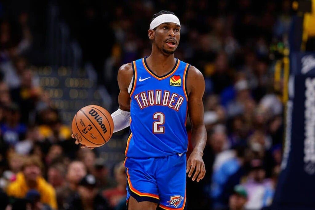 La mirada fija en el aro, su objetivo, como en un juego de seducción. Shai Gilgeous-Alexander está enamorado de convertir puntos y enamora a los seguidores del básquetbol alrededor del mundo. No es espectacular, ni excéntrico. Convierte en habitual lo extraordinario.