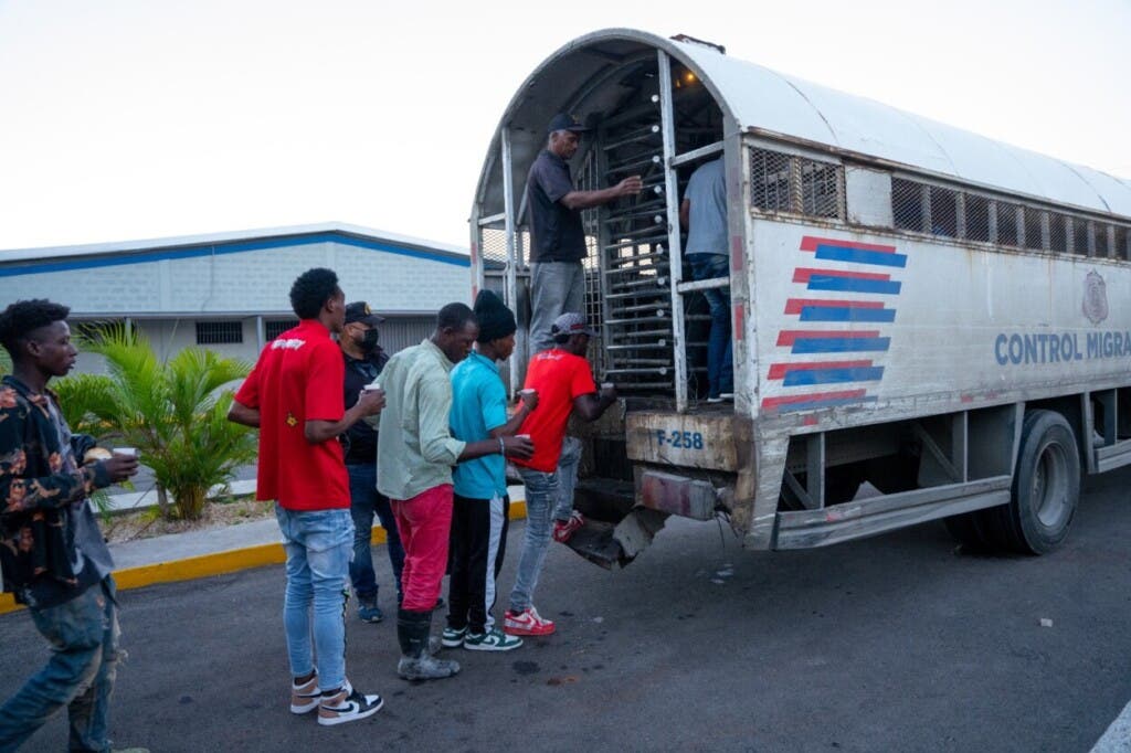 República Dominicana deporta diversas nacionalidades, no solo haitianos, dice Faride Raful