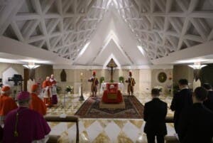 Del traslado del féretro al funeral, tres días para despedirse del papa Francisco