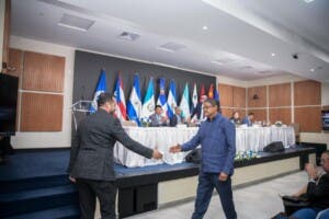 Juan Manuel Méndez es reconocido por el Parlacen por más de 20 años al frente del COE