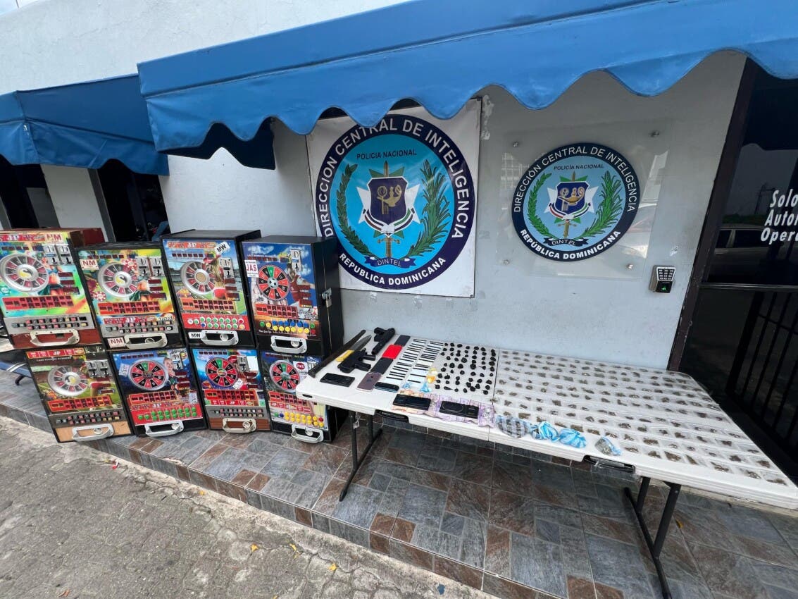 Dintel apresa a 5 hombres en operativos antidrogas en Santo Domingo Norte