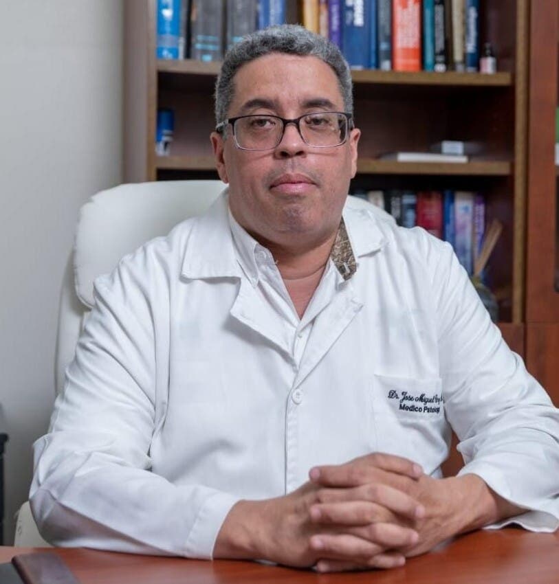 El doctor Miguel Arias Cruz, presidente de la Sociedad Patología
