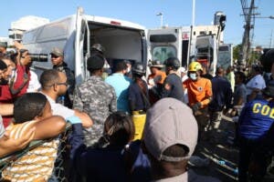Doce bomberos de Puerto Rico ayudan en rescate en accidente en discoteca