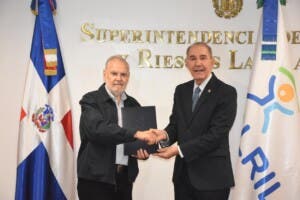 Mescyt y Sisalril buscan fortalecer validación de títulos profesionales