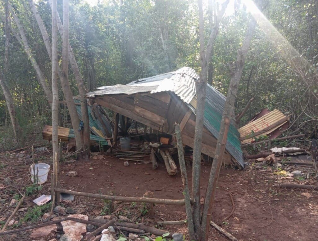 Otra de las propiedades destruidas por los militares durante un desalojo forzoso en Las Mercedes, Pedernales./Foto Julio Gómez