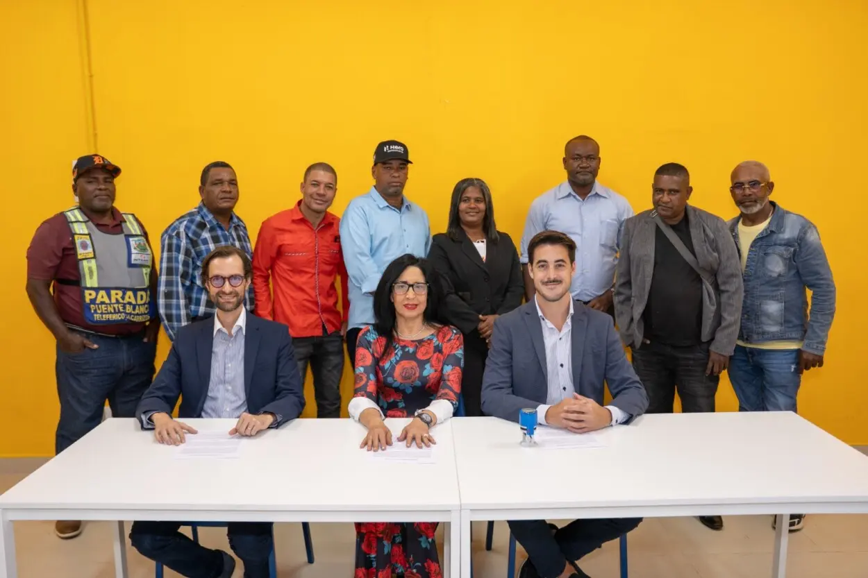 Nippy y Motoben impulsan inclusión digital de motoconchistas