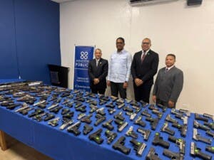 Fiscalía Puerto Plata entrega armas incautadas en la provincia