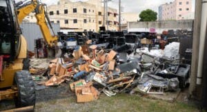 Destruyen 1,556 maquinas tragamonedas