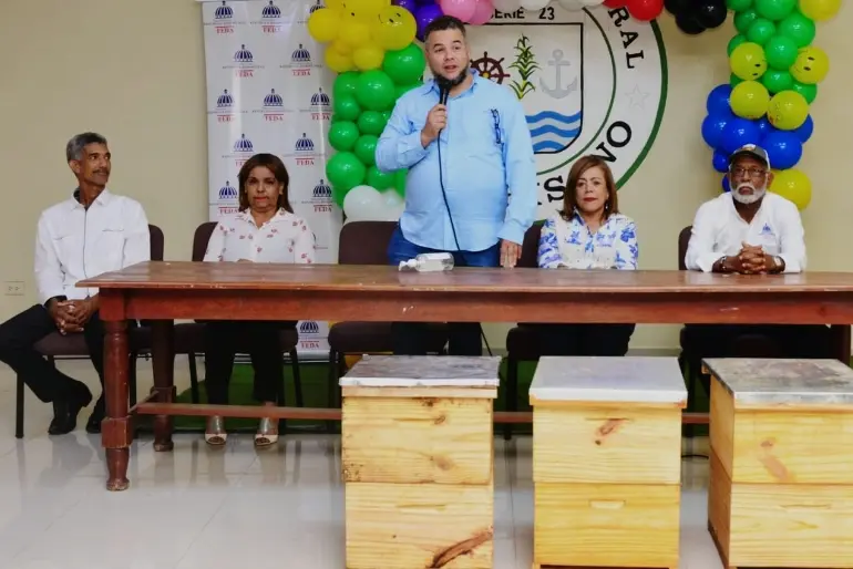 Feda distribuye cajas de abejas a 157 apicultores