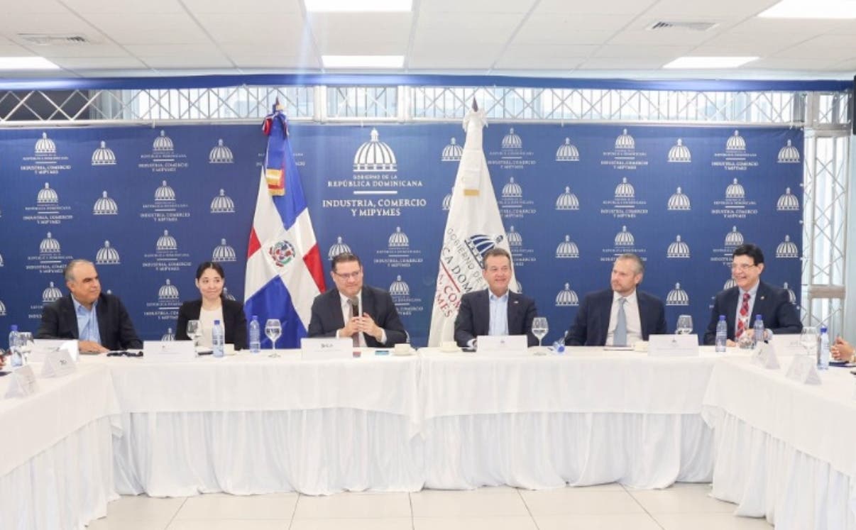 Exhortan sector privado asumir planes Gobierno
