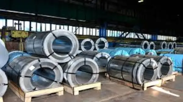 Advierten excedente producción de acero