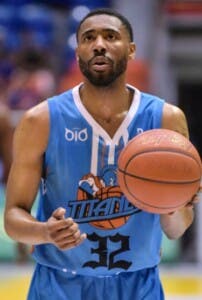 Spearman y Reyes impulsan a Titanes