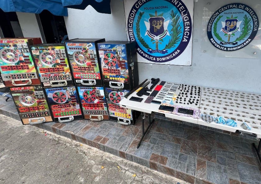 DINTEL ocupa drogas, armas blancas y tarjetas de clonación en operativos