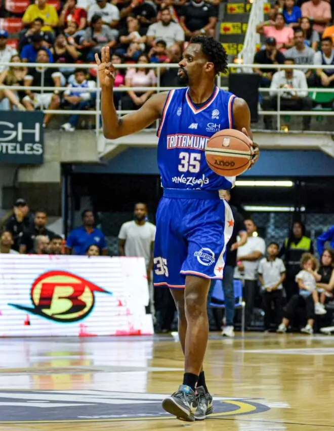 Juan Miguel explota con 33 en gran triunfo de Trotamundos