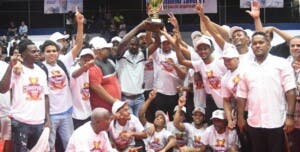 Caminantes de Los Alcarrizos se coronan campeones