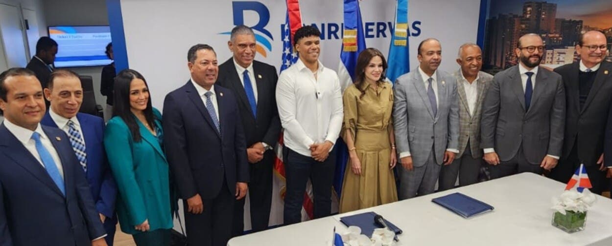 Juan Soto y Banreservas firman un convenio patrio; Pereyra pondera acuerdo