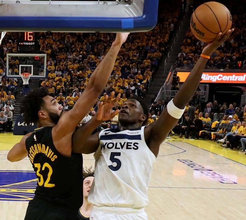 Edwards y Randle lideran Timberwolves