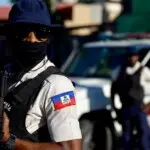 Haití despide a cuatro policías muertos en patrullajes