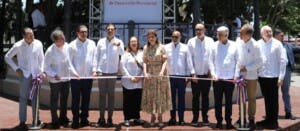 Gobierno inaugura varias obras en Santiago