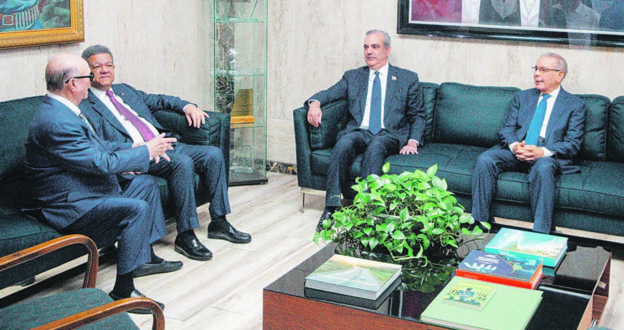Dicen reunión de Abinader y 3 expresidentes envía mensaje de fe a República Dominicana