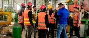 Eddy Olivares alerta sobre violaciones laborales en empresas: mayoría de empleados son haitianos y chinos