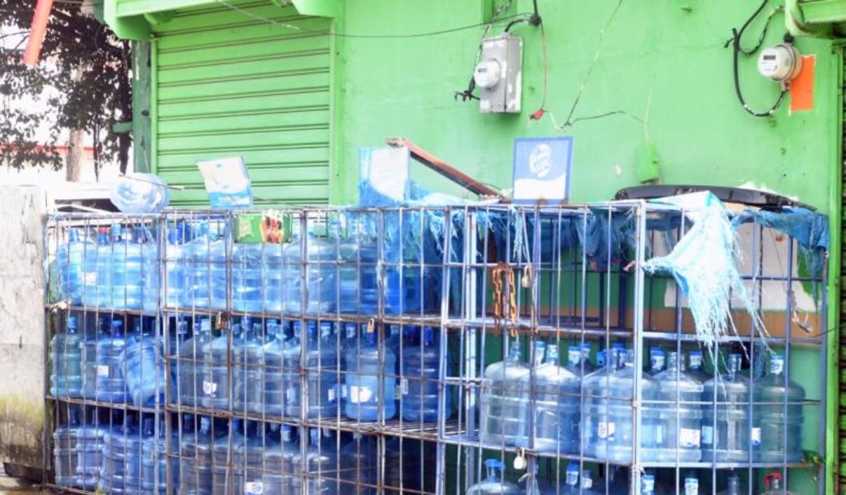 Buscan evitar suban precio agua embotellada