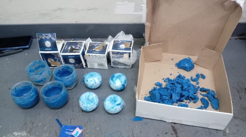 Ocupan en 4 velones cocaína que llevaban a Londres