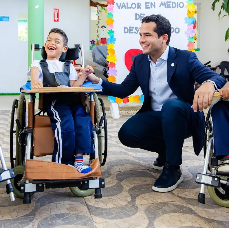 Omar Fernández ayudará a 20 niños del Distrito Nacional