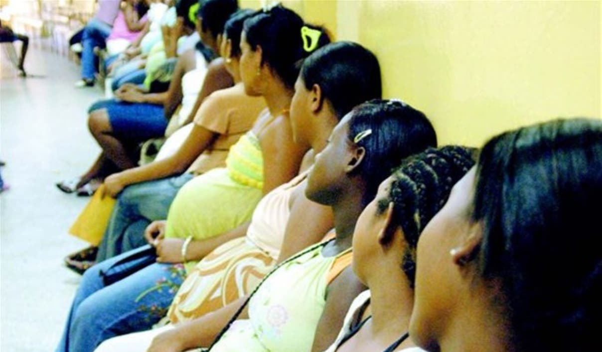 Crecen los partos de haitianas, mientras bajan los de las dominicanas