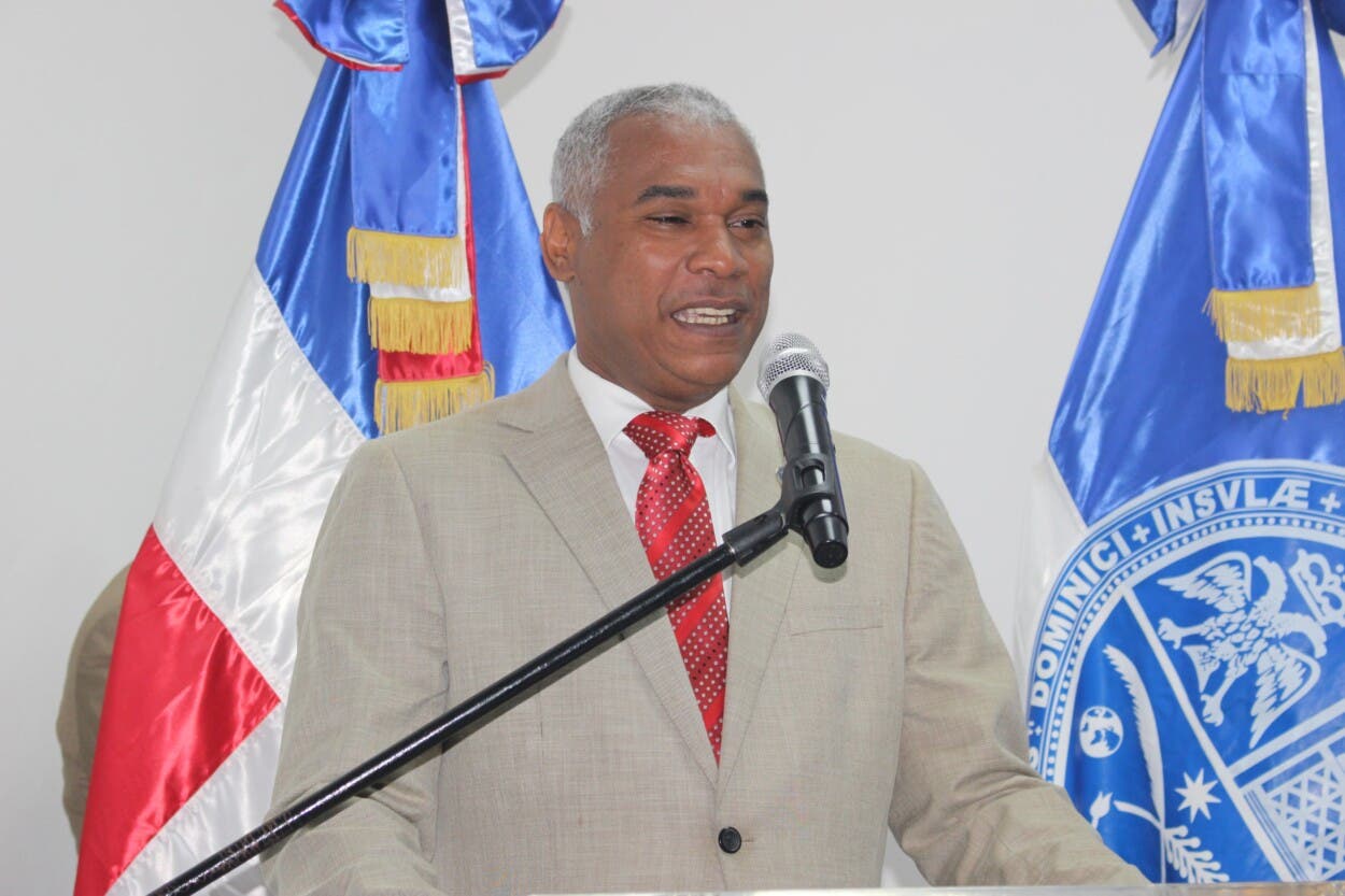 Decano UASD pide revisar proyecto de ley comunicación para evitar los vicios