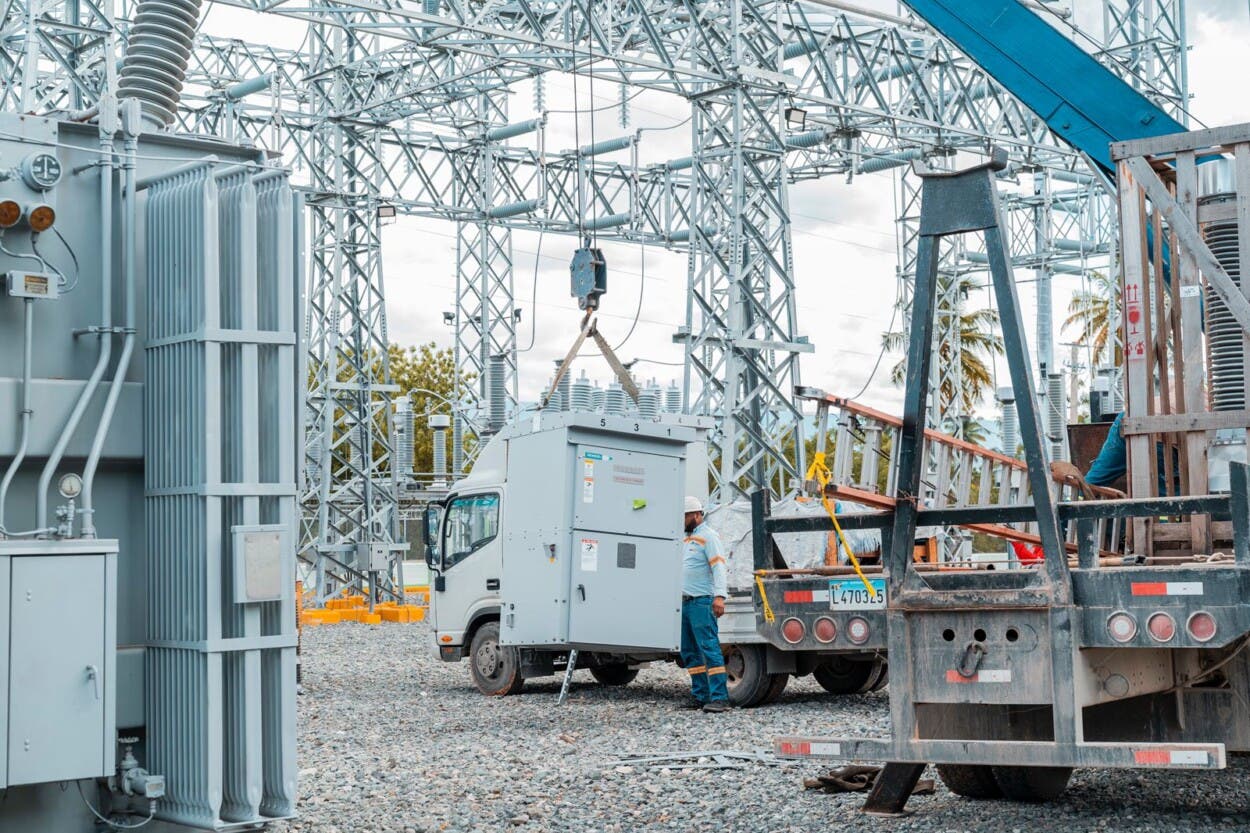 Edesur dice construye campo distribución subestación de Pedernales