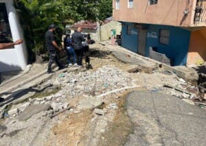 Reclaman obras en sector de Santiago