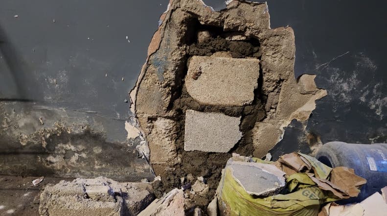 Juez ordena paralizar construcción edificio